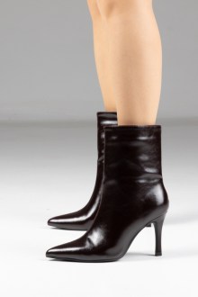 Γυναικεία μποτάκια Λουστρίνι, με λεπτό τακούνι μυτερό - Μπορντό