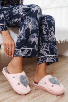 Γούνινες Παντόφλες Σπιτιού με Καρδιά και Κέντημα – Ροζ