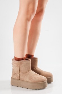 Δίσολα μποτάκια με εσωτερική γούνα και εξωτερικές ραφές – Σκούρο Μπεζ