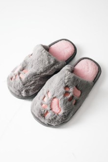 Γυναικείες χειμερινές μαλακές παντόφλες με σχέδιο πατουσάκια - Γκρι