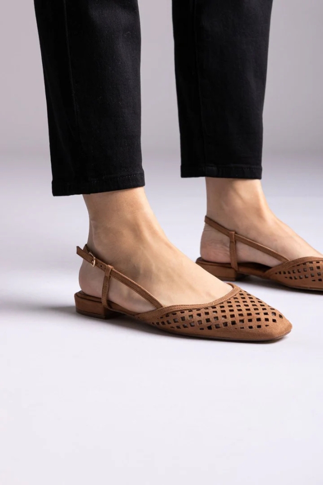 Γοβά Slingback με χαμηλό τακούνι – Κάμελ - Image 3