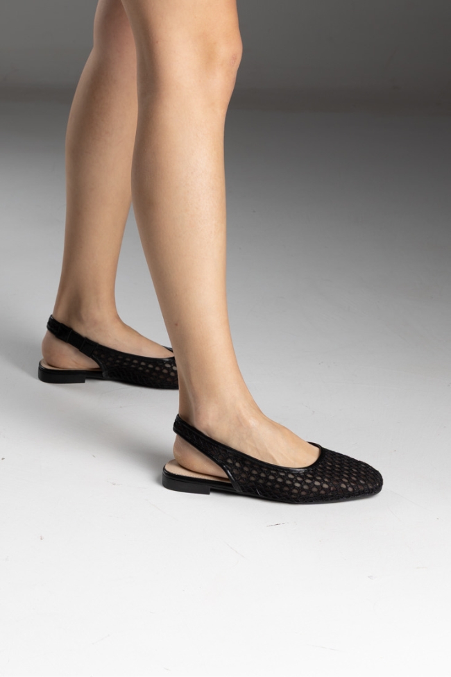 Γοβάκια με Δαντέλα και χαμηλό τακούνι – Μαύρο - Image 4