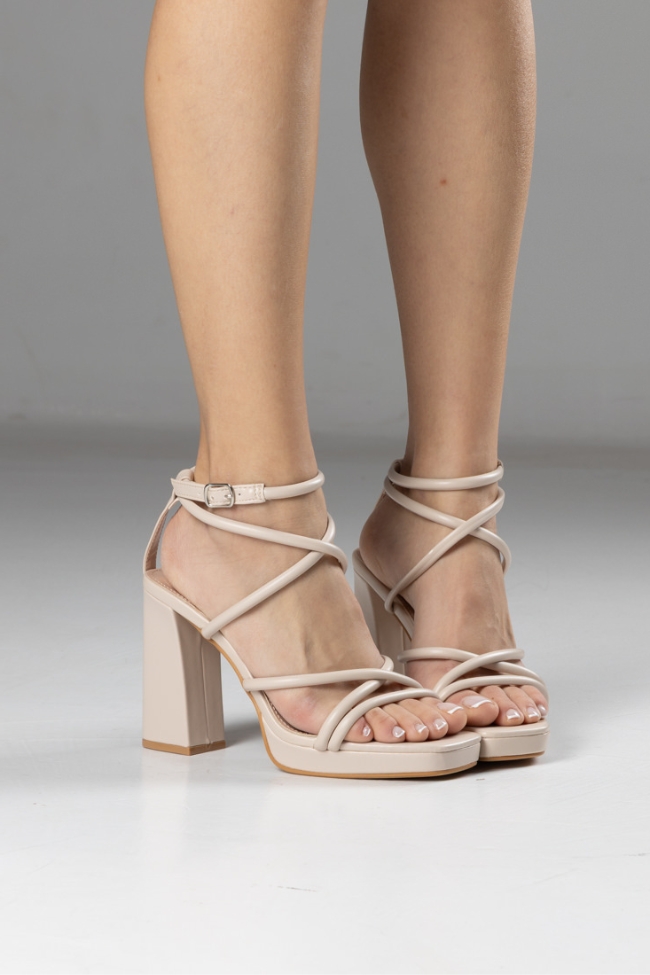 Πέδιλα με Ψηλό Τακούνι και Πολλαπλά Λουράκια – Μπεζ